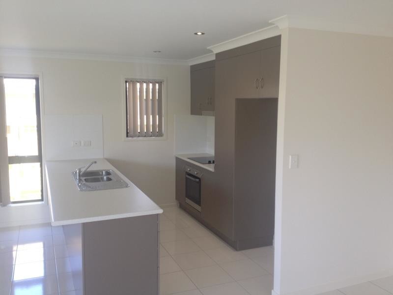 6 Florida Crescent, Parkhurst QLD 4702